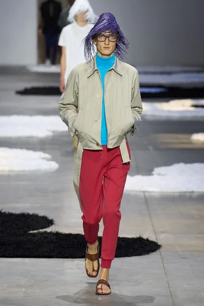 Look 35